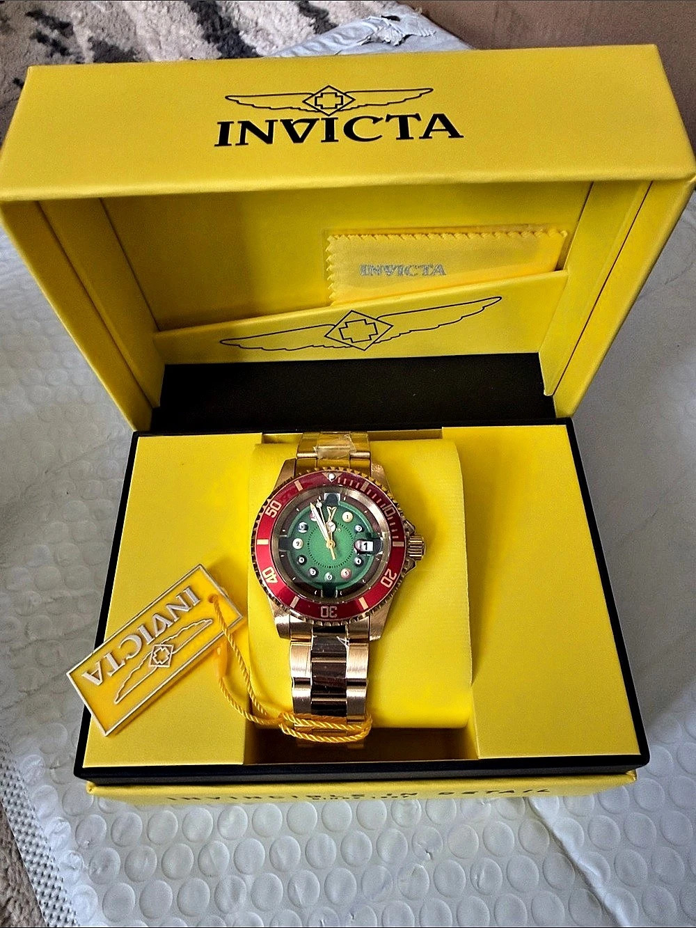 Invicta Pro Diver House of Cards Men's Watch - 40mm. Gold (50522)
